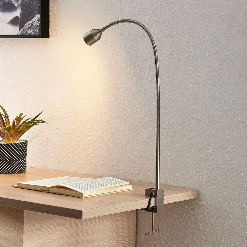 Lågt pris Lindby LED-klämlampa Hanilo, höjd 80 cm, nickel, metall