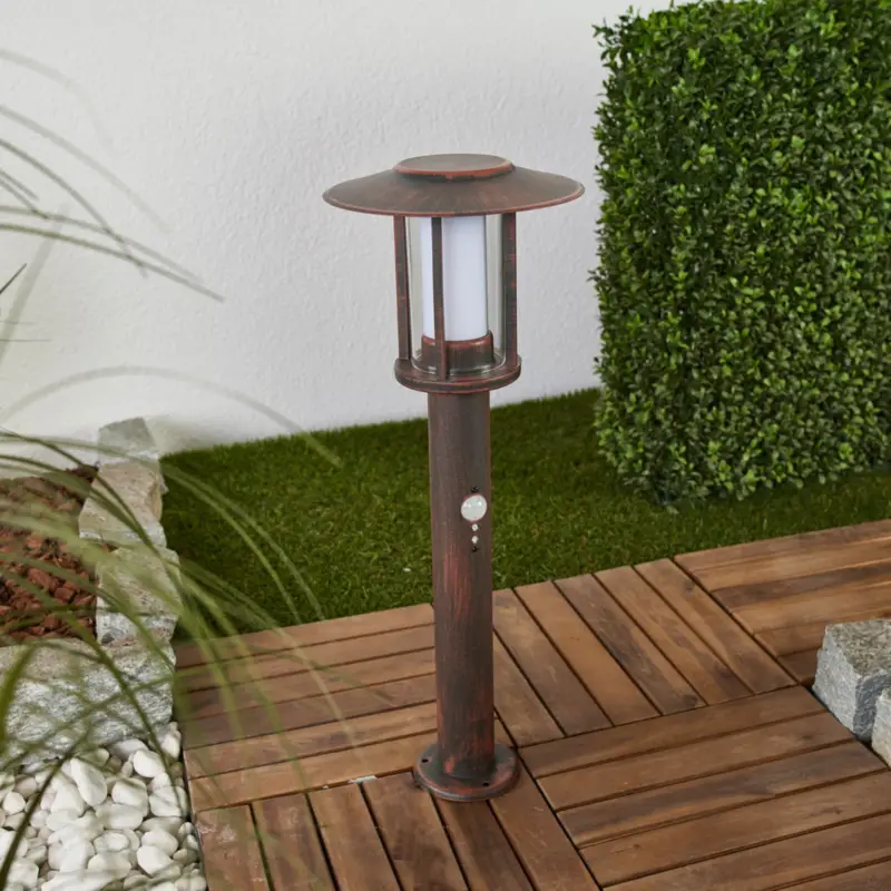 Lindby LED-sockellampa Pavlos, 55 cm, rostfärgad, sensor Reapris