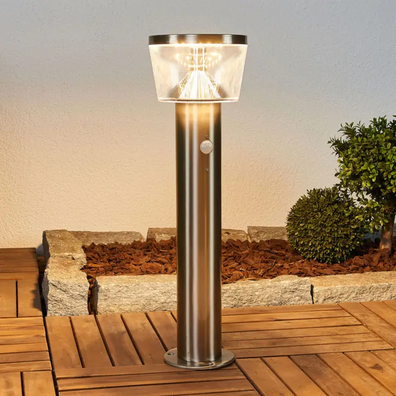 Lindby LED-sockellampa Antje, rörelsevakt, IP44 Köp online