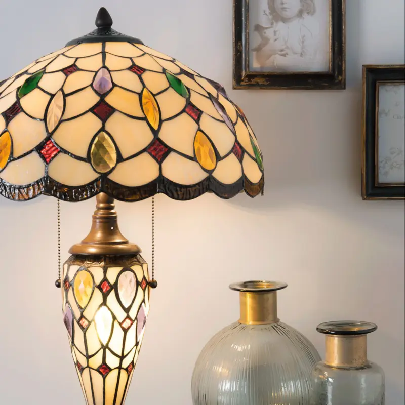 Bordslampa 5182 med färgad Tiffany-glasskärm Billig