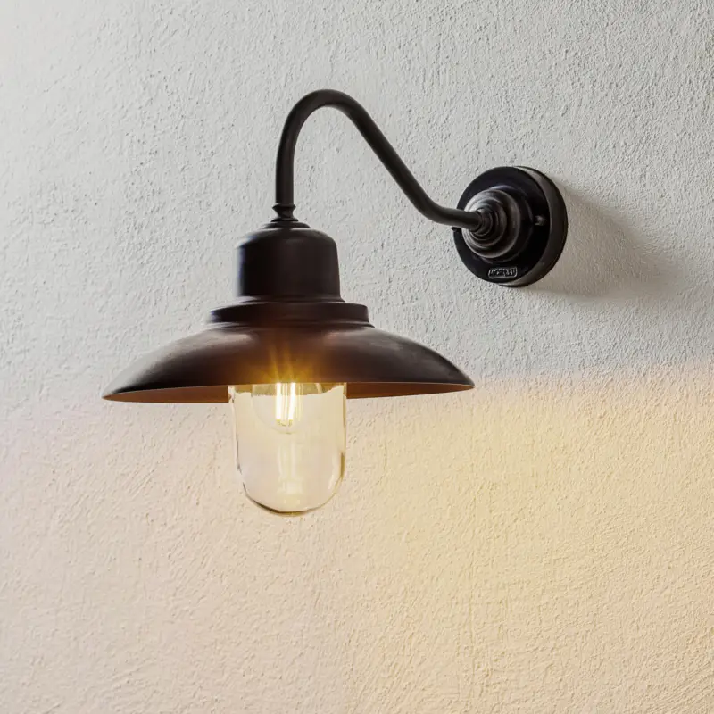 Begränsad tid Utomhusvägglampa Patio, mässing bronserad, böjd