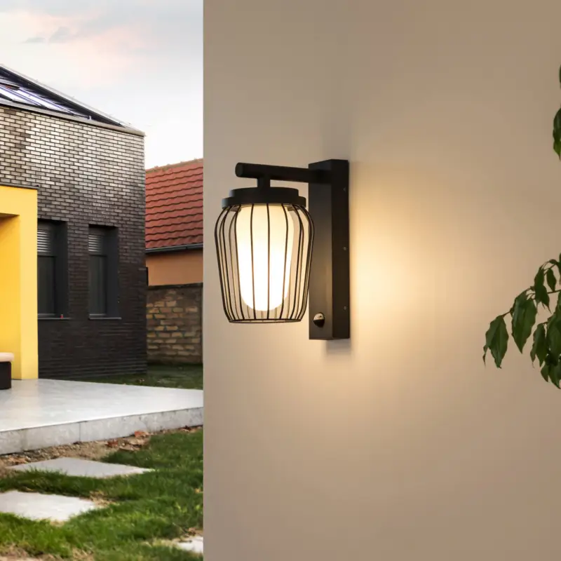 Lucande utomhusvägglampa Chandan, 30 cm, antracit, sensor Sänkt pris