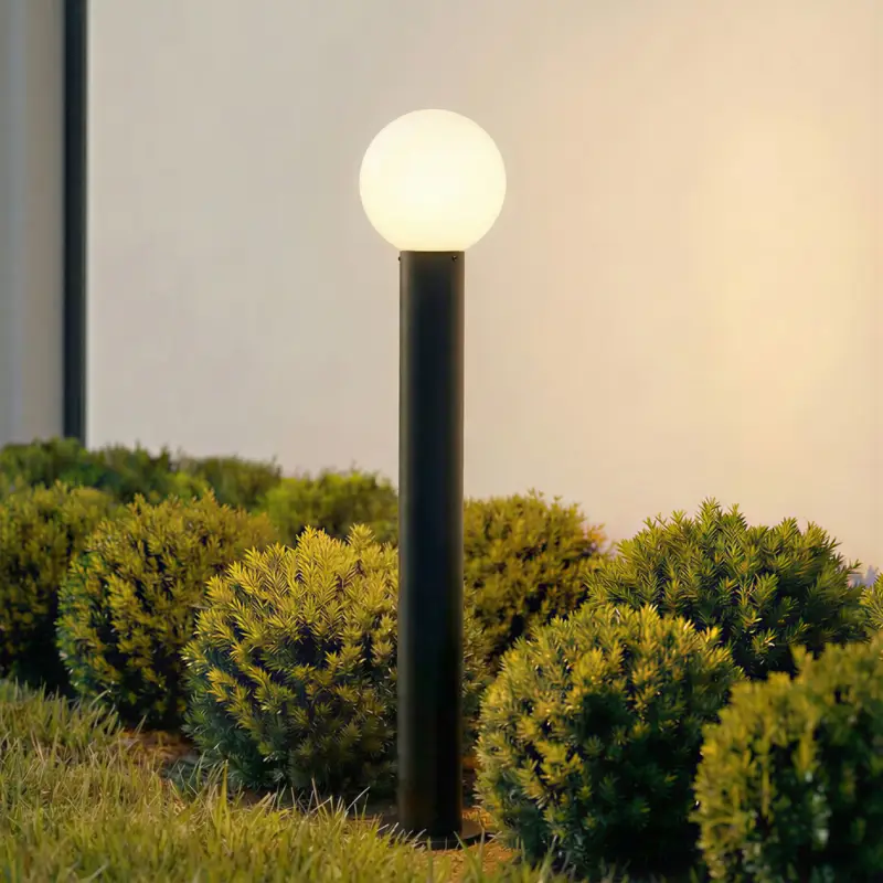 Lindby väglampa Dangan, svart/vit, höjd 90 cm, glas Kampanj