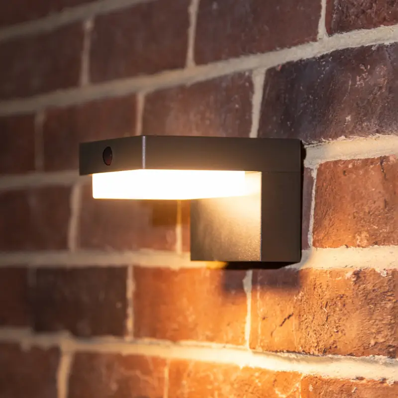 Sista chansen LED-batteridriven LED-vägglampa 800104, antracit, IP44, sensor