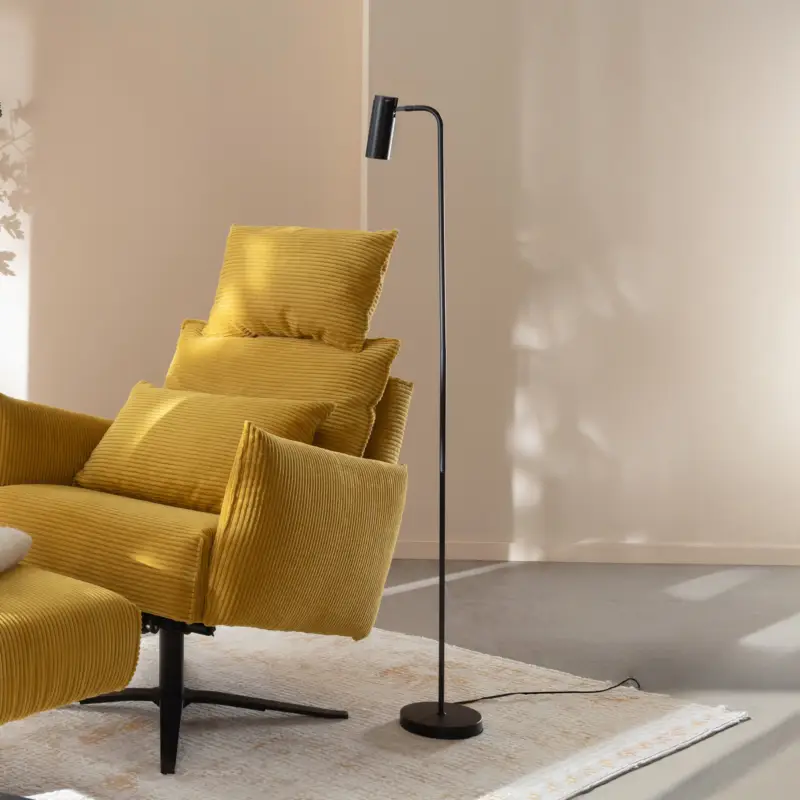 Sista chansen Golvlampa RIK, svart, höjd 140 cm, metall, GU10-LED